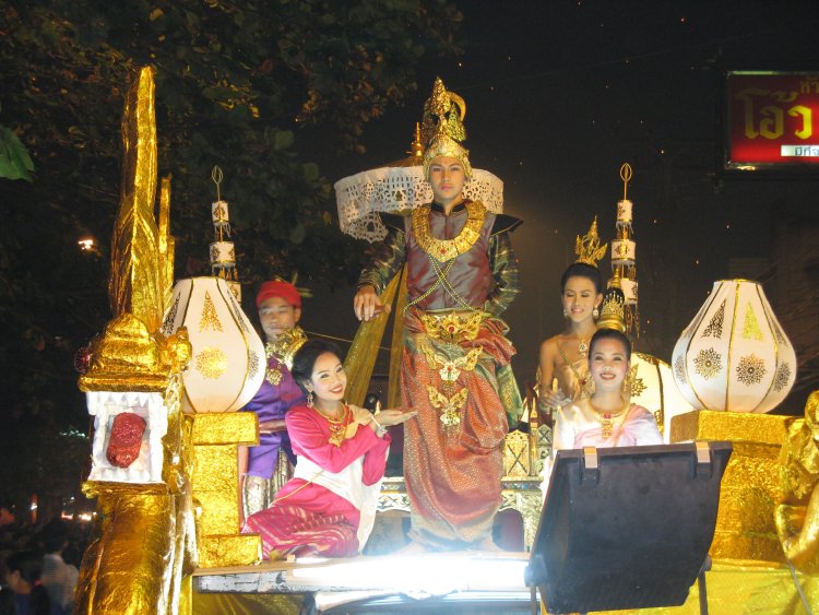 Парада по случай фестивала Loy Krathong