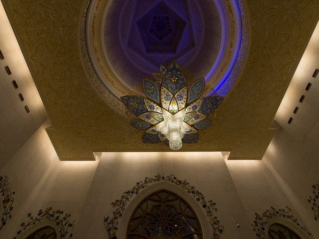 Бялата джамия в Абу Даби