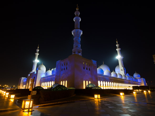 Бялата джамия в Абу Даби