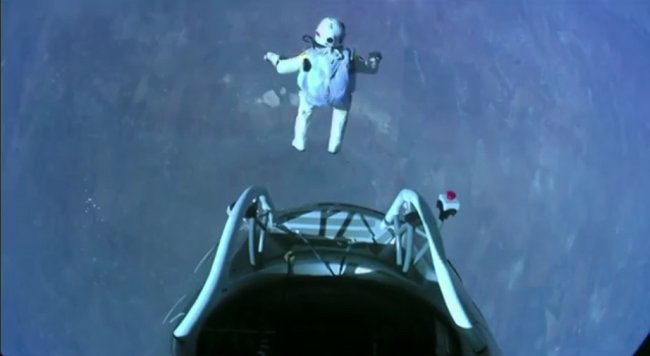 Скокът. Изт: Red Bull Stratos