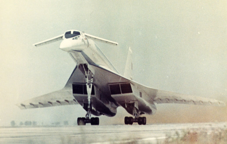 Tu-144